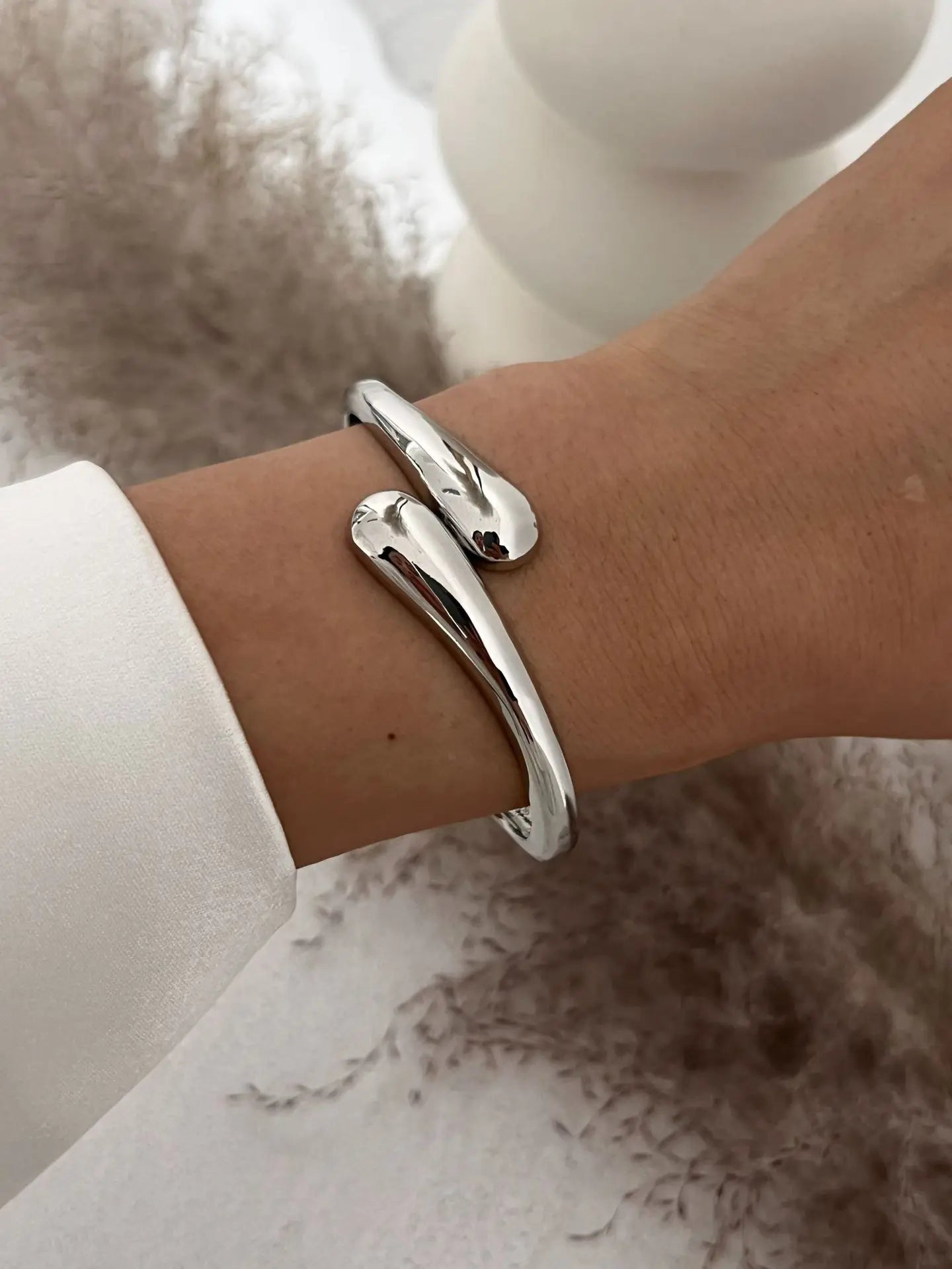 Tee-Von Silver Swirl Cuff